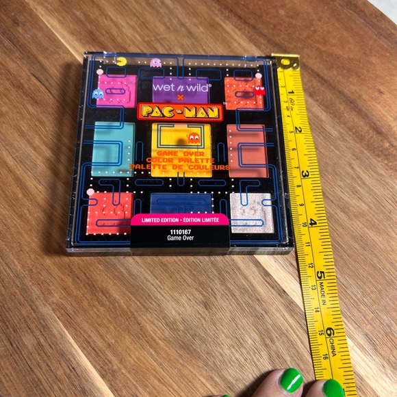 Wet N Wild x Pac Man Game Over Eyeshadow Palette NWT - Picture 5 of 6